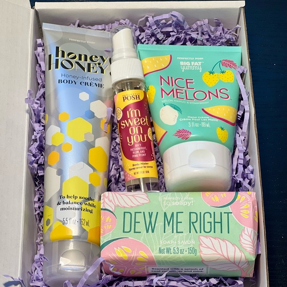 Easter/Mothers Day Special! BOGO! Posh gift sets (price per each box) - Picture 4 of 9